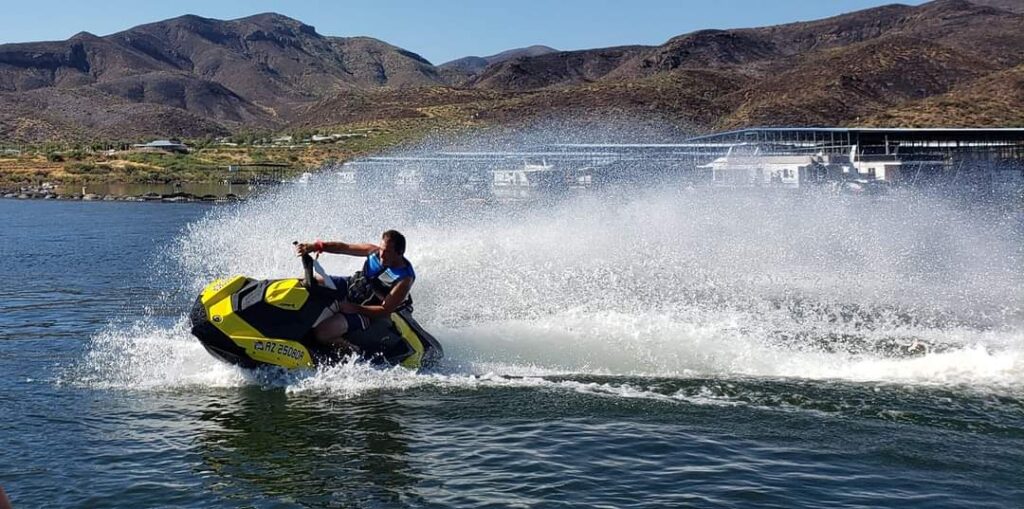 What Makes a Great Jet Ski Trip at Roosevelt Lake?