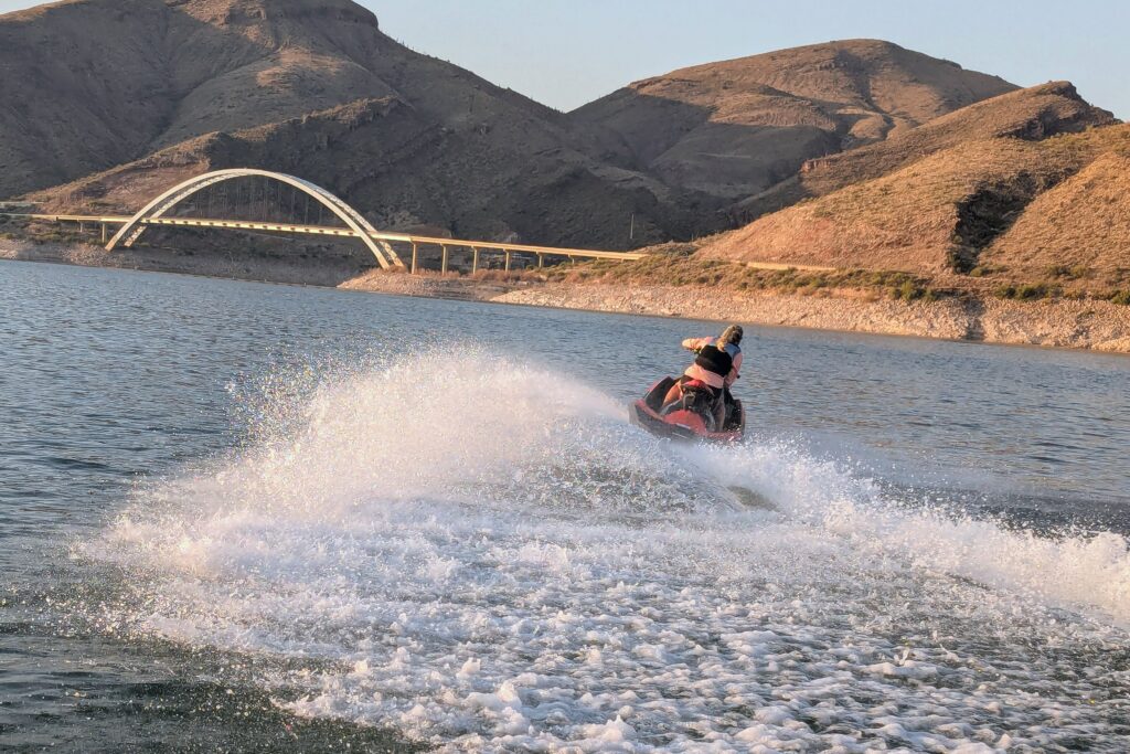 Why Fall is Perfect for Jet Skiing at Roosevelt Lake