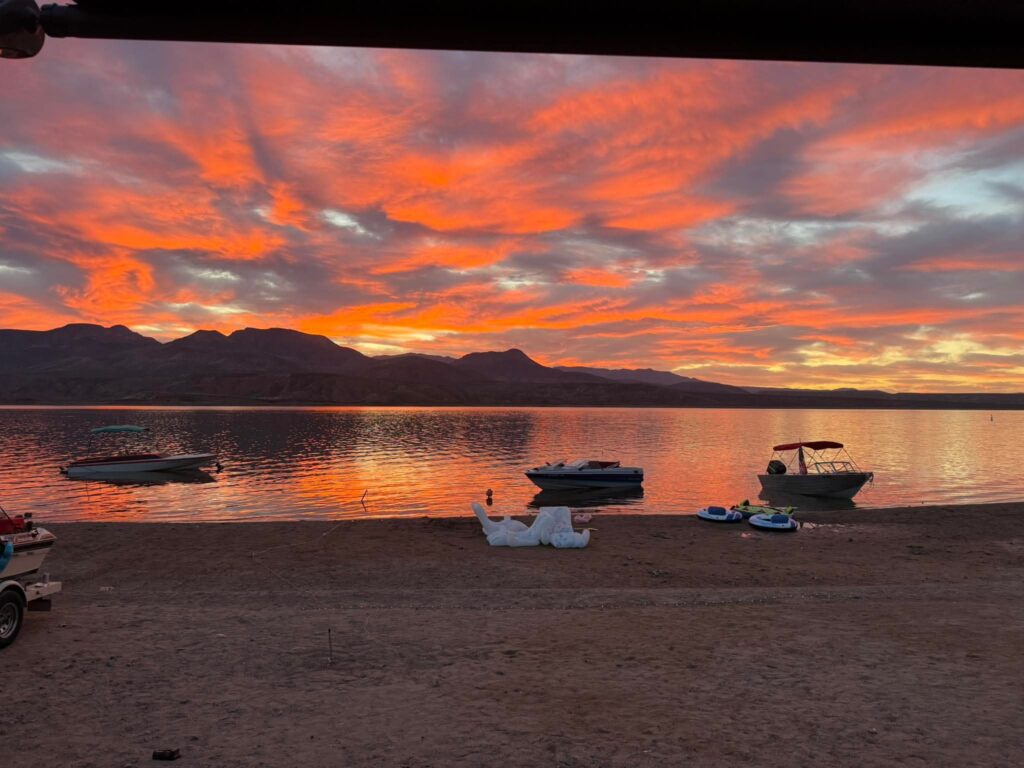 Things to Do Around Roosevelt Lake This October