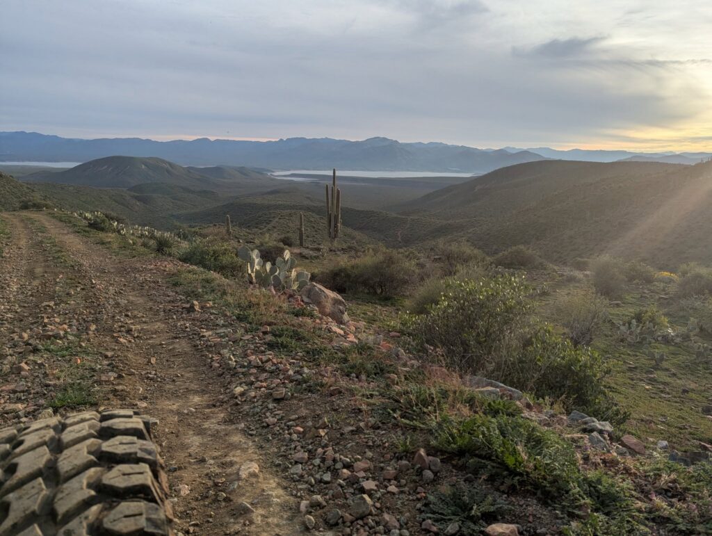 Before the Holiday Rush: Make Time for a Roosevelt Lake Getaway